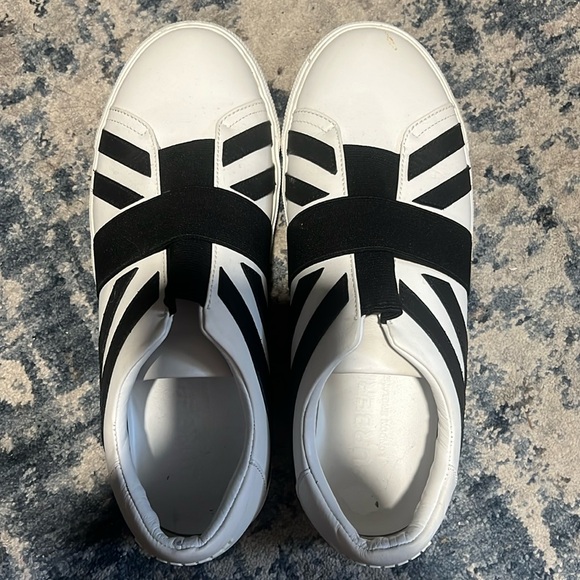 Women’s Burberry shoes - Picture 1 of 6